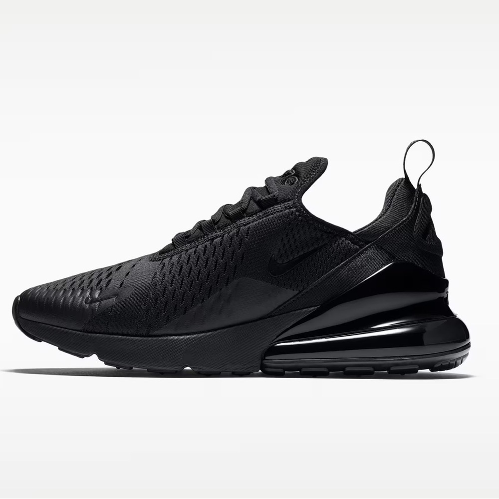 Like New Women’s Nike Air Max 270 in Black Size 8
